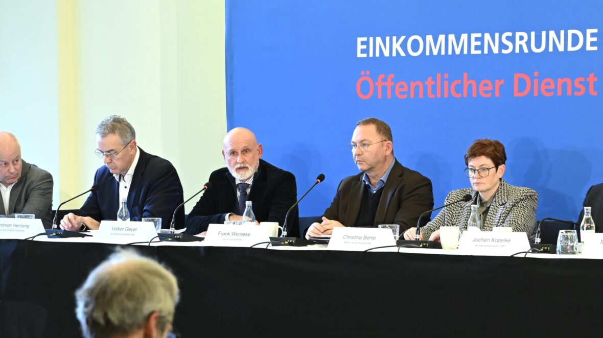 Pressekonferenz von dbb und ver.di zur Forderungsaufstellung für die Einkommensrunde im öffentlichen Dienst der Länder. ©Marco Urban